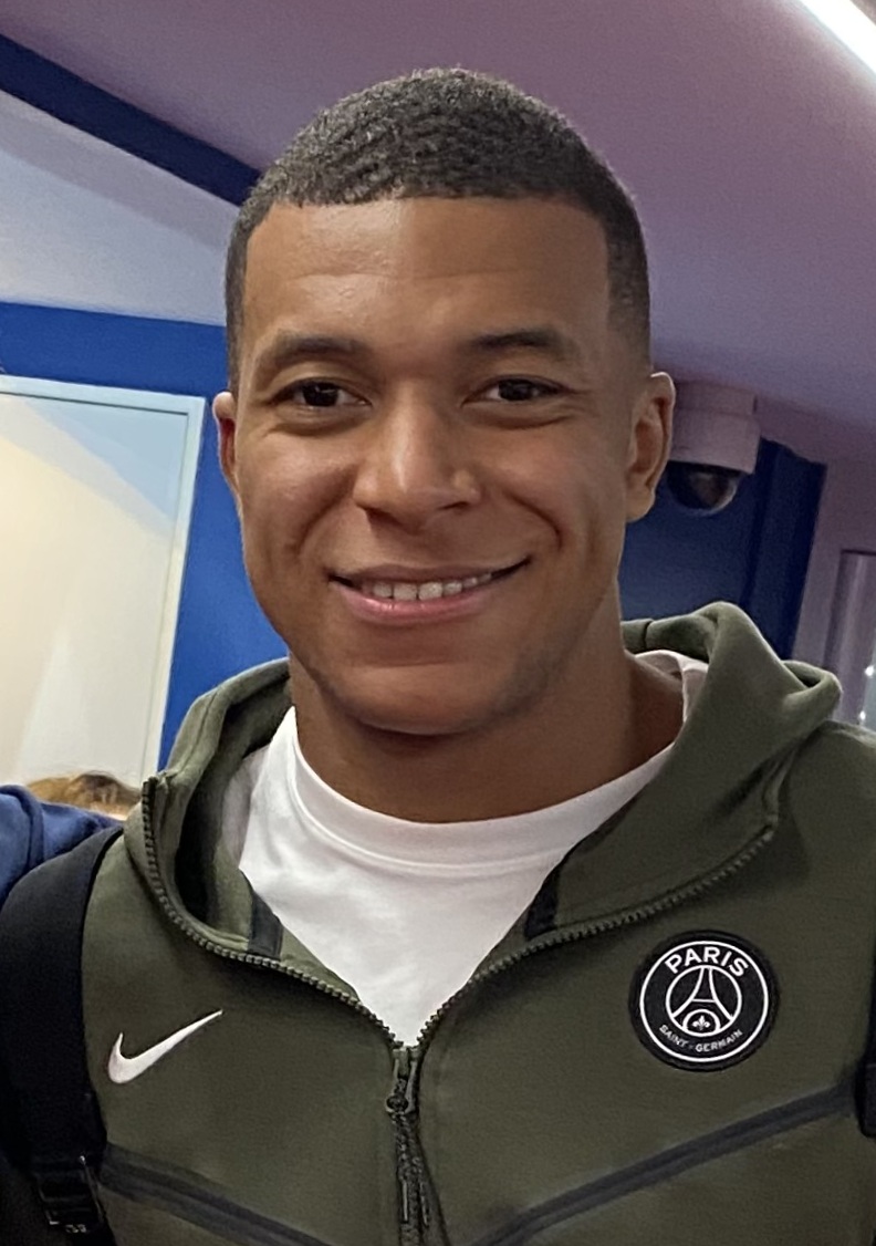 镜报：阿森纳或出售8人筹集引援资金，本·怀特、特罗萨德在列